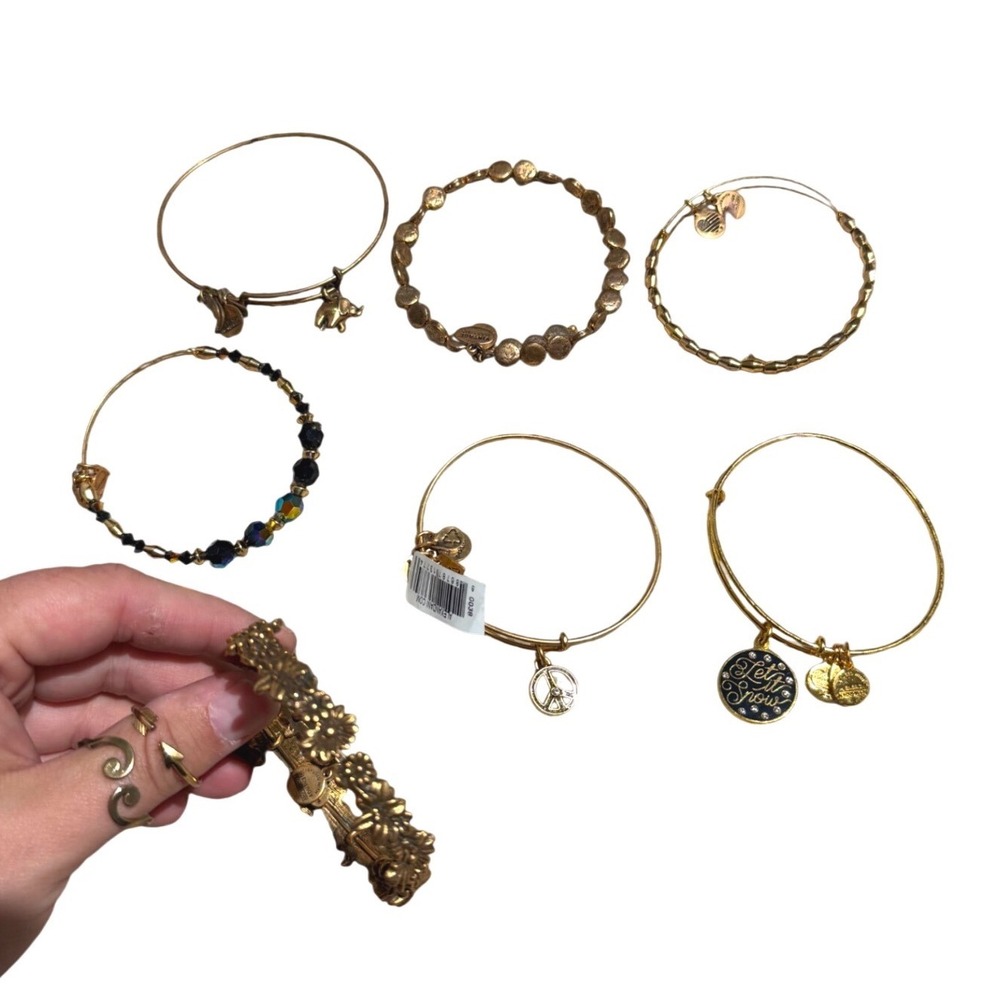 Alex and Ani Bundle‎